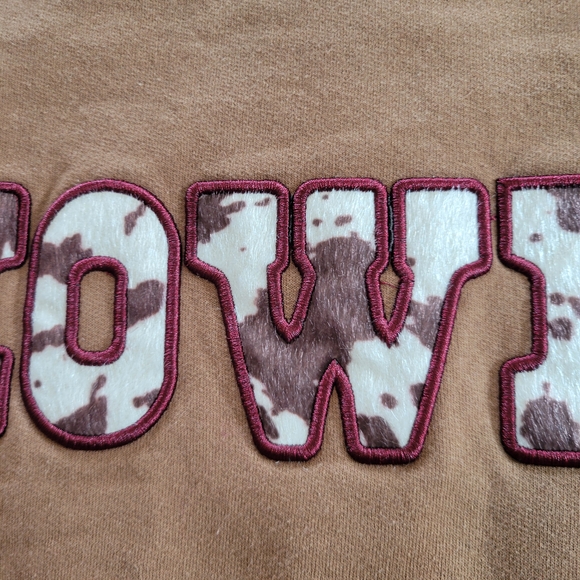 Special Thanks - Women's Howdy Cow Graphic Sweatshirt - Tan Size Small - Picture 4 of 5